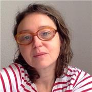 Scénariste pour la TV et le cinéma, j'enseigne l'écriture, le scénario et le cinéma.